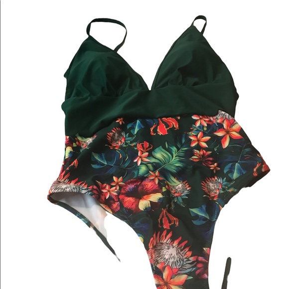 Womens one piece swimsuit - Picture 1 of 8